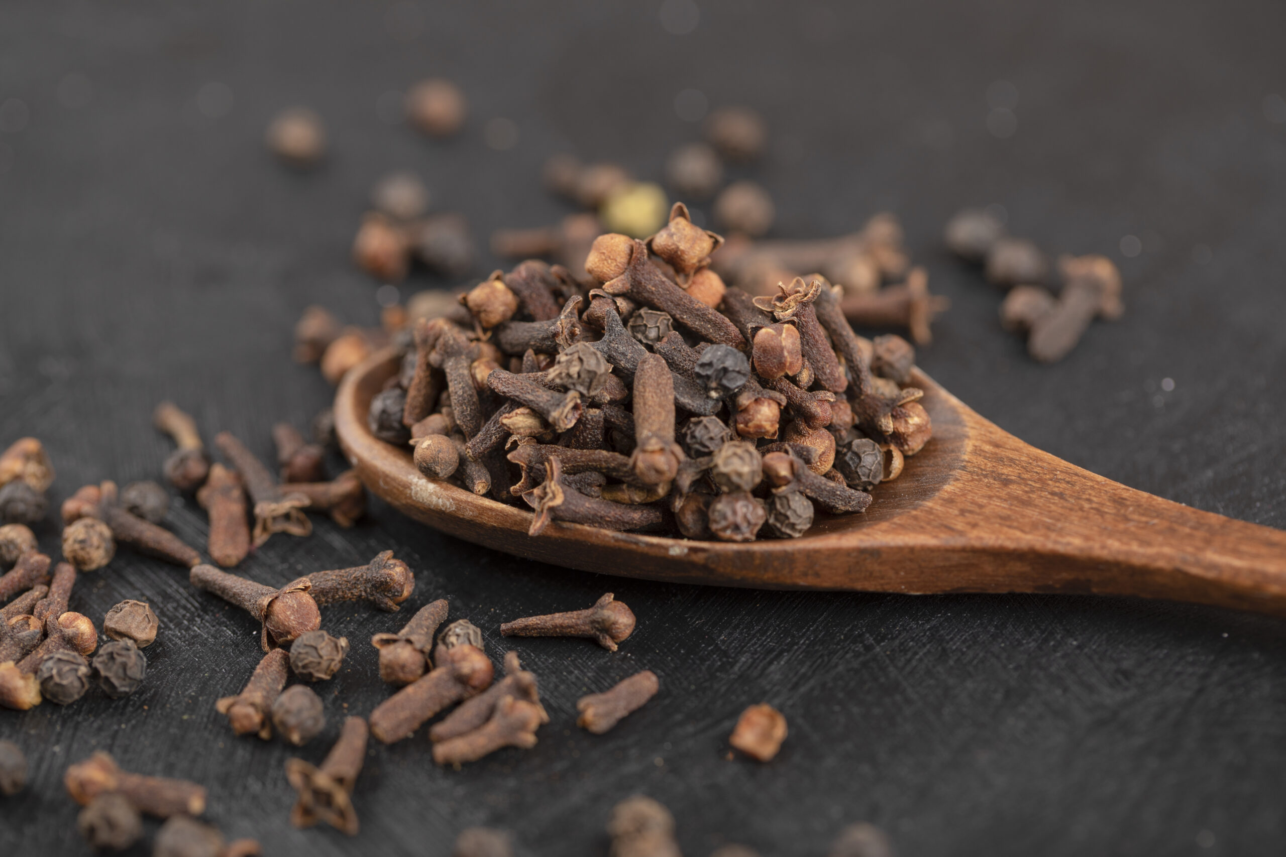 Clove: benefits, dosage and precautions